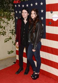 Lana Del Rey feet photo thumbnail