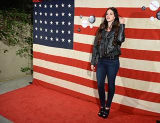 Lana Del Rey feet photo thumbnail