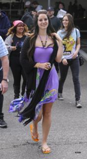 Lana Del Rey feet photo thumbnail