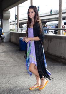 Lana Del Rey feet photo thumbnail