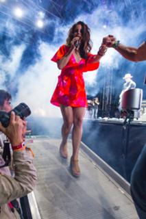 Lana Del Rey feet photo thumbnail