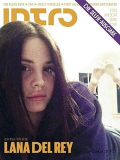 Lana Del Rey feet photo thumbnail