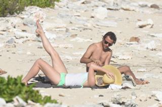 Lana Del Rey feet photo thumbnail
