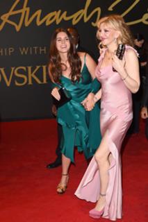 Lana Del Rey feet photo thumbnail