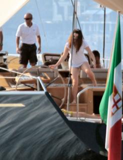 Lana Del Rey feet photo thumbnail