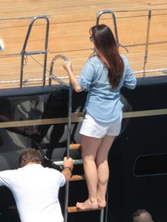 Lana Del Rey feet photo thumbnail