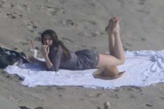Lana Del Rey feet photo thumbnail