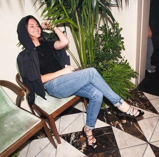 Lana Del Rey feet photo thumbnail