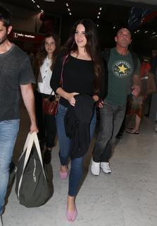 Lana Del Rey feet photo thumbnail