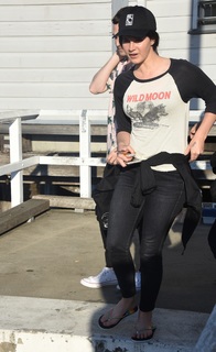 Lana Del Rey feet photo thumbnail
