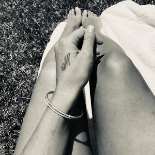 Lana Del Rey feet photo thumbnail
