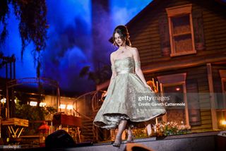 Lana Del Rey feet photo thumbnail