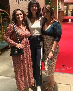 Lana Del Rey feet photo thumbnail