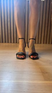 Lana Klingor feet photo 12