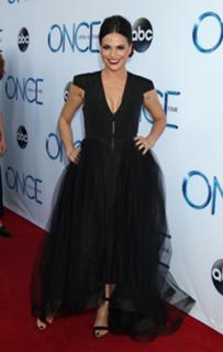 Lana Parrilla feet photo thumbnail