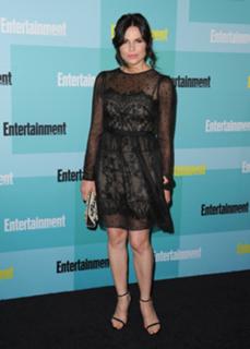 Lana Parrilla feet photo thumbnail