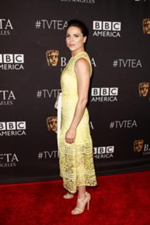 Lana Parrilla feet photo thumbnail