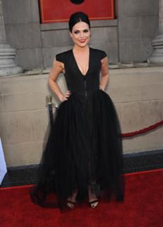 Lana Parrilla feet photo thumbnail