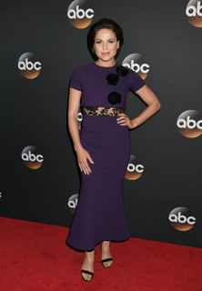 Lana Parrilla feet photo thumbnail