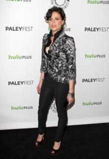Lana Parrilla feet photo thumbnail