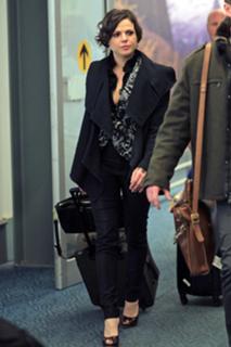 Lana Parrilla feet photo thumbnail