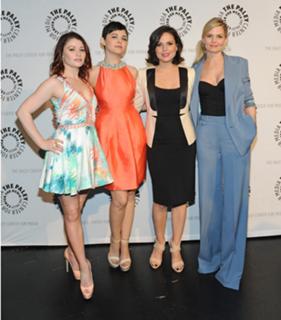 Lana Parrilla feet photo thumbnail