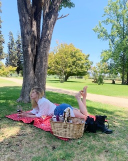 Lana Rhodes feet photo 7
