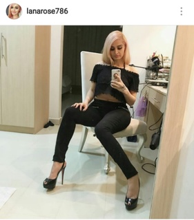 Lana Rose feet photo thumbnail