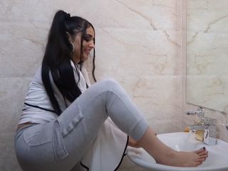 Lana Rose feet photo thumbnail