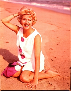Lana Turner feet photo 16