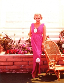 Lana Turner feet photo 15