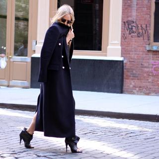 Lara Bingle feet photo 14