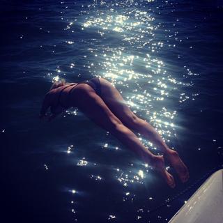 Lara Bingle feet photo 8