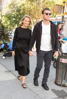 Lara Bingle feet photo 12