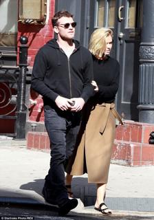 Lara Bingle feet photo 2