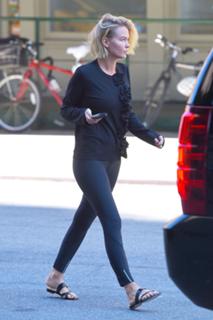 Lara Bingle feet photo 10