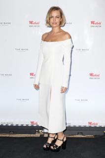 Lara Bingle feet photo 8