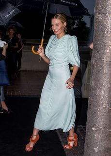 Lara Bingle feet photo 3