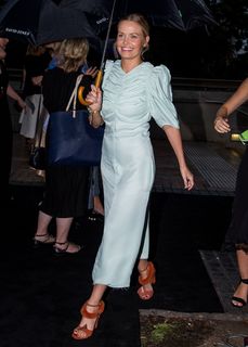 Lara Bingle feet photo 2