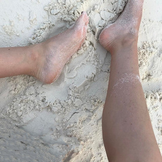 Lara Bingle feet photo 20