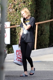 Lara Bingle feet photo 12