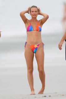 Lara Bingle feet photo 13