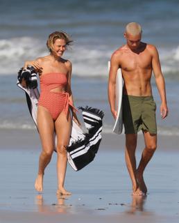 Lara Bingle feet photo 6