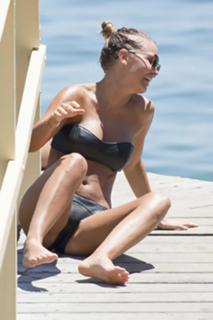 Lara Bingle feet photo 3