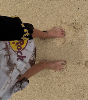 Lara Bingle feet photo 9