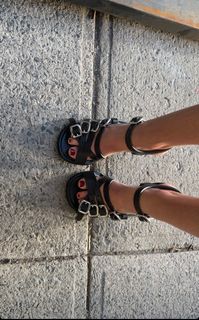 Lara Bingle feet photo 1