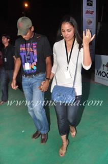 Lara Dutta feet photo thumbnail