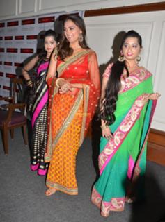 Lara Dutta feet photo thumbnail