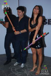 Lara Dutta feet photo thumbnail