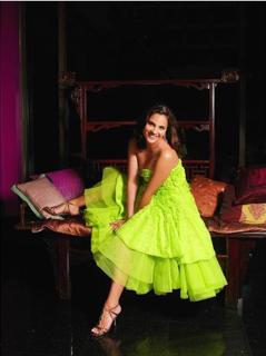 Lara Dutta feet photo thumbnail